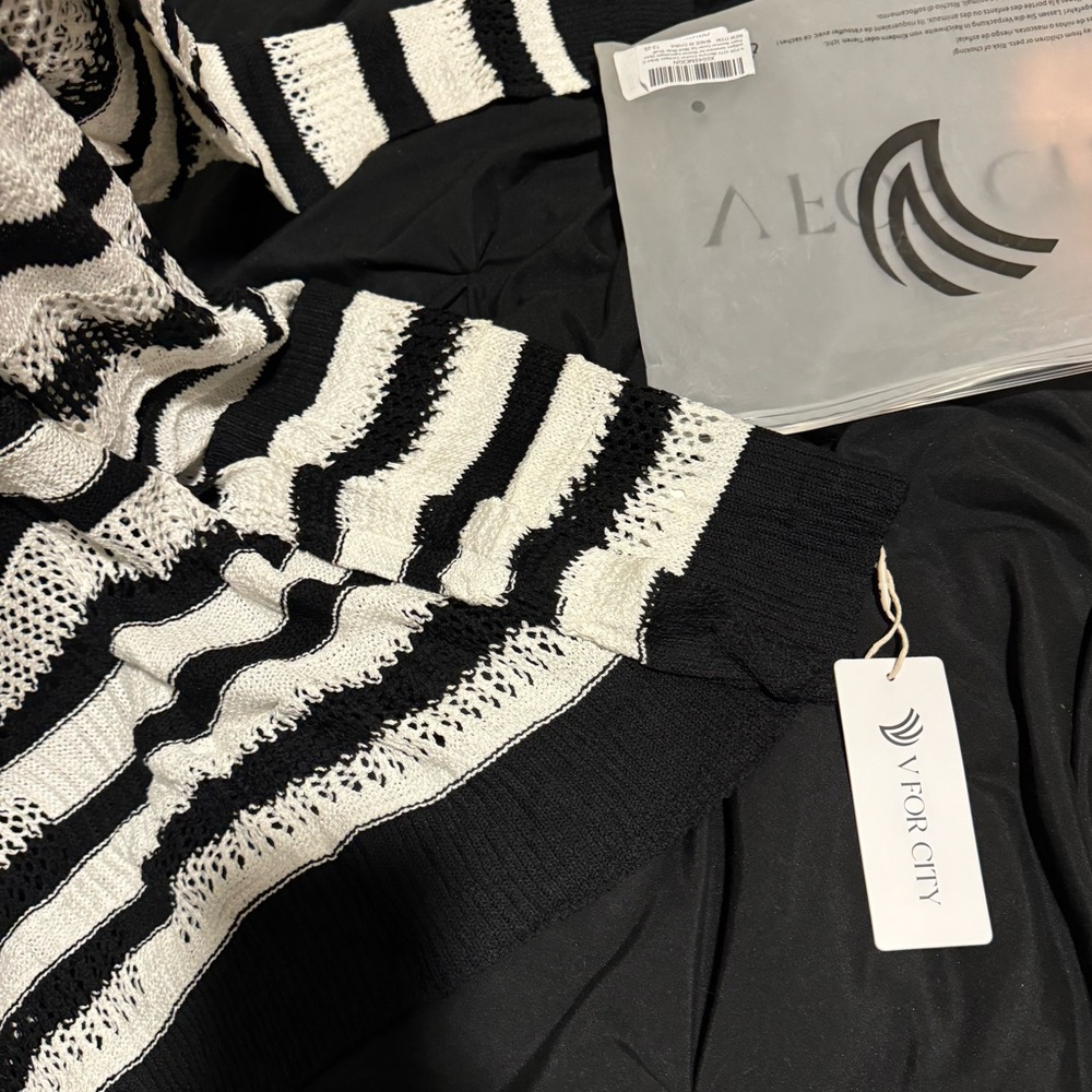 Black and White Striped Women's Open front Cardigan S - Picture 3 of 6